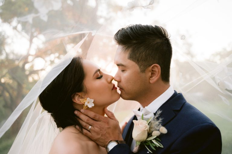 Victoria Park wedding photographer bride portraits groom golf course